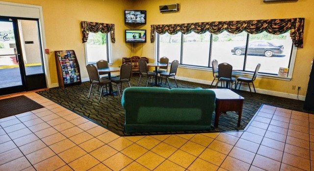 Southern Inn & Suites, Rezerwuj Hotel Hotele w Missisipi z parkingiem, Parking