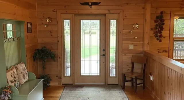 Номер Standard с 3 комнатами Deluxe log cabin! Pet and motorcycle friendly - enjoy nature with family and friends! 3 Bedroom Cabin by RedAwning