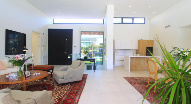 2223 - New modern Villa with Pool and Garden