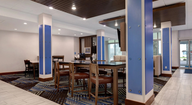 Holiday Inn Express & Suites Ann Arbor - University South by IHG, Book Hotel Hoteller i Ann Arbor med pool, Swimmingpool