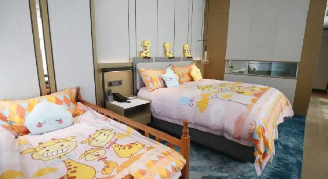 Люкс Enjoy Hotel
