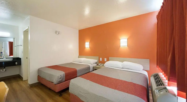 Четырёхместный номер Standard Motel 6-Mcallen, TX