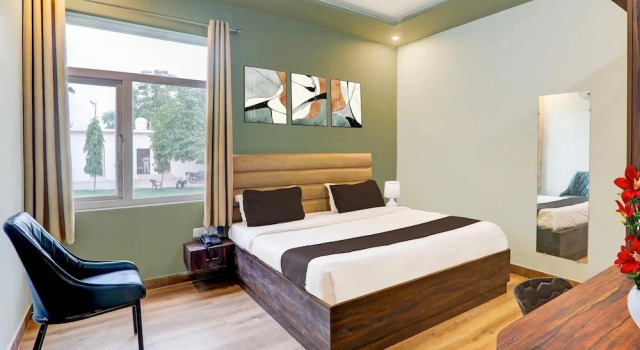 Super Deluxe Room Hotel Madhuvan & Lawn