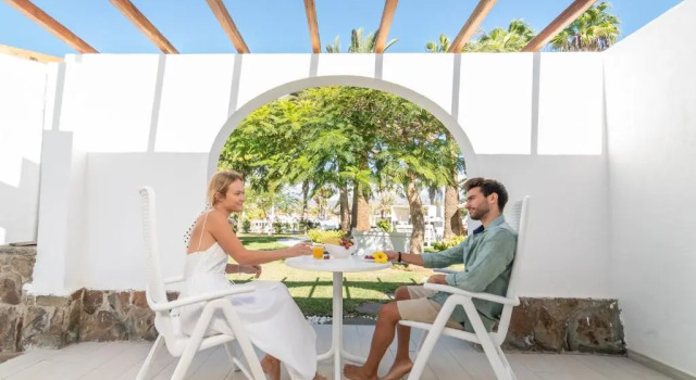 Люкс Hotel LIVVO Dunagolf Suites