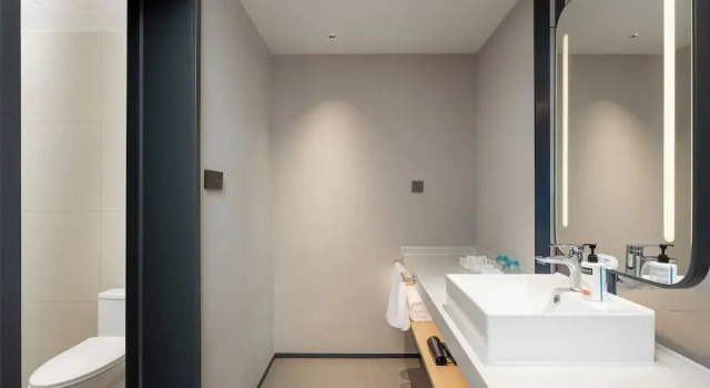 Четырёхместный номер Standard Holiday Inn Express Kunshan Yushan by IHG