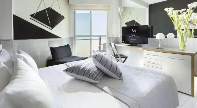 Номер Standard с балконом и с частичным видом на море Hotel Michelangelo