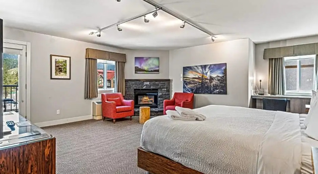 Doppel Suite Basecamp Lodge Canmore