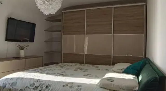 Apartments Raffaello 3-Bedroom Apartment with Shared Pool, Varaa Huoneisto Rab 