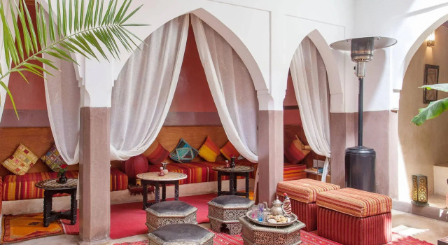 Dar Kamar Zamane - Adults Only