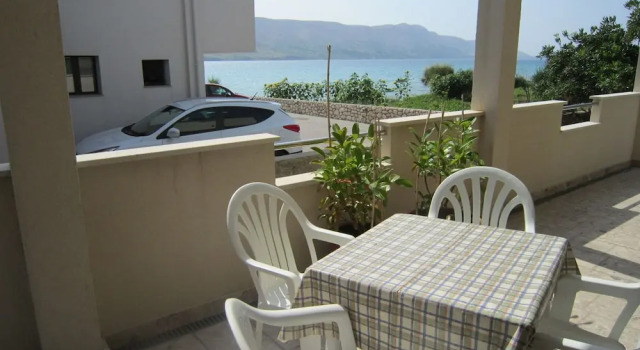 Gorgeous Apartment in Dalmatia With Parking, Rezerwuj Apartament Pag 