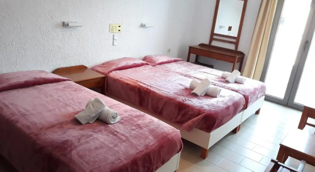 Трёхместный номер Standard Neon Hotel
