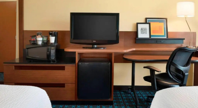 Четырёхместный номер Standard Fairfield Inn & Suites Hartford Manchester