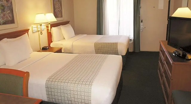 Deluxe firedobbelt værelse Super 8 by Wyndham Savannah