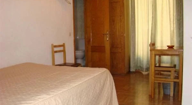 Hostal Sotileza, Boek Hotel Madrid Centrum Madrid, in de buurt van Edificio Grassy