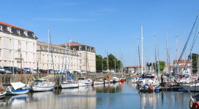 La Fayette 2*, Meublé tout confort avec vue sur le port, Rezerwuj Apartament Hotele w Charente-Maritime z parkingiem, Parking