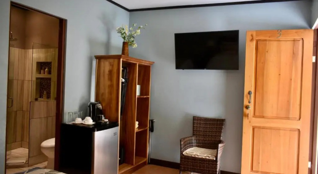 Трёхместный номер Standard Hotel Playa Espadilla & Gardens