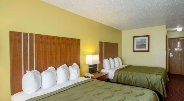 Четырёхместный номер Standard Quality Inn Mineral Point