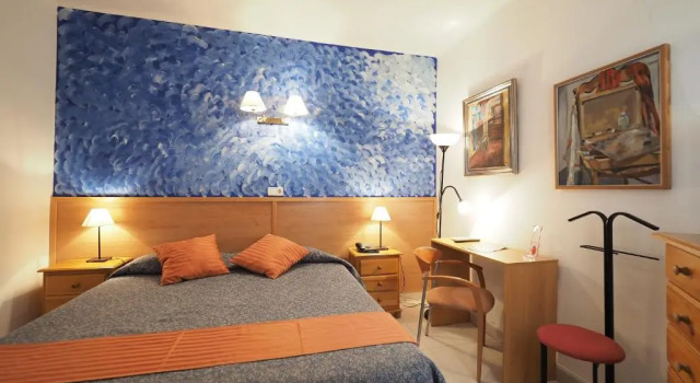 Двухместный номер Economy Hotel Montserrat