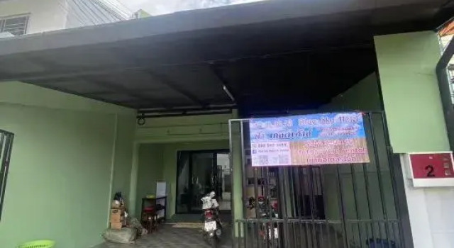 蓝天旅馆 Blue sky hotel ฟ้า เกสต์ เฮ้าส์, Забронировать Отель Чиангмай 