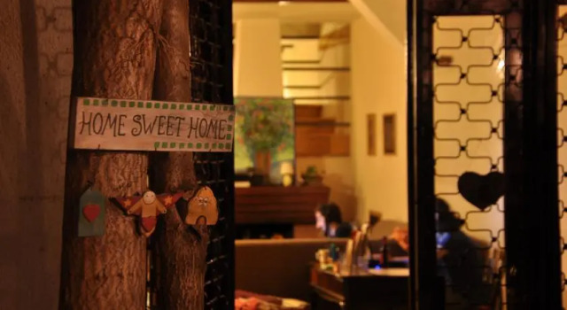 Fox Hostel, Забронировать Хостел Тбилиси Регион Тбилиси, рядом с Концертный зал Тбилиси