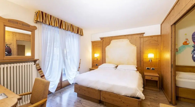 Семейный номер Standard с балконом Hotel Ambiez