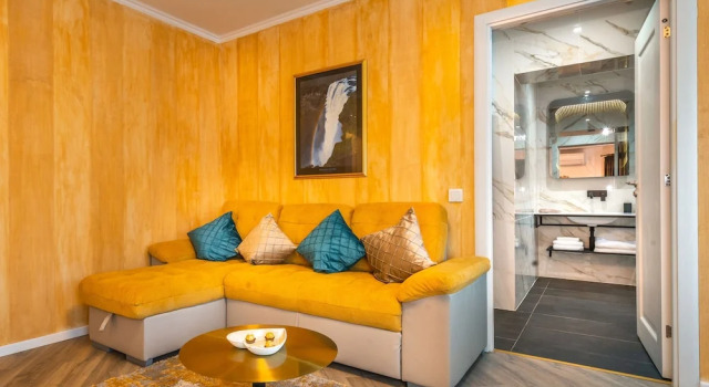 Полулюкс Hotel Korona