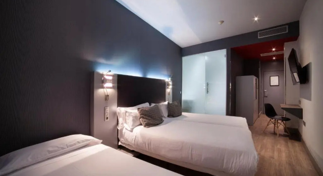 Трёхместный номер Petit Palace Plaza España