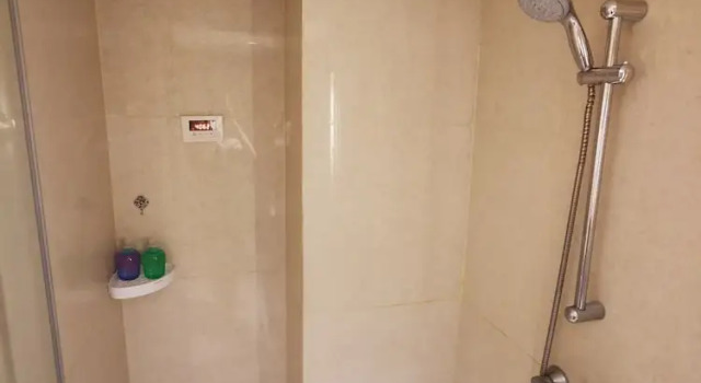 Junior suite Warhol Residence Semarang Simpang Lima