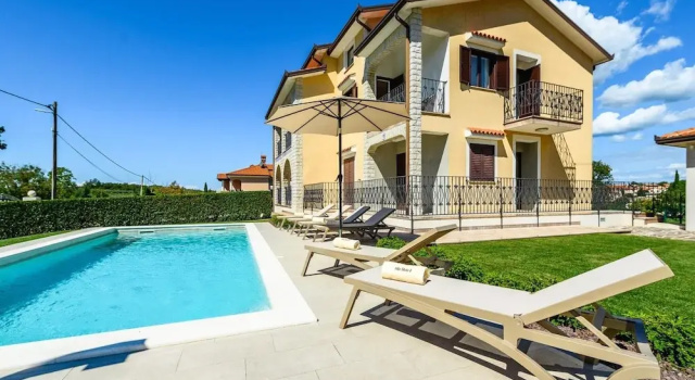 Апартаменты с балконом Premium Apartment With Private Pool
