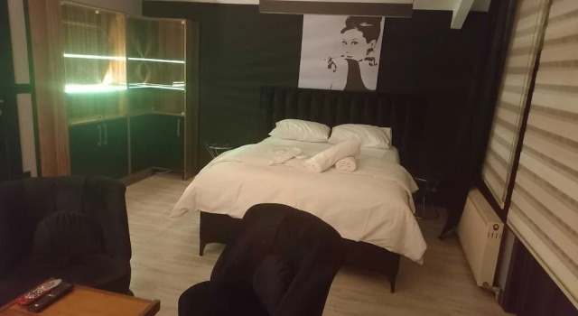 Sari Köşk, Boek Hotel Kadıköy 