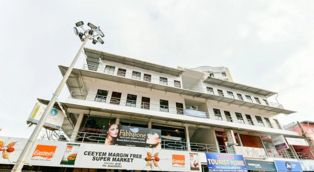 OYO 23106 Vattekad Tourist Home
