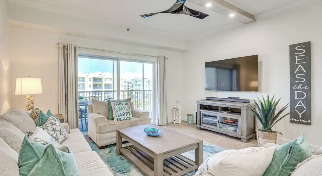 Walk to Shore: 5th-floor Condo in New Smyrna Beach, Забронировать Апартаменты/квартира Апартаменты Нью-Смирна-Бич, рядом с Пляж Нью-Смирна-Таун, Апартаменты/квартира