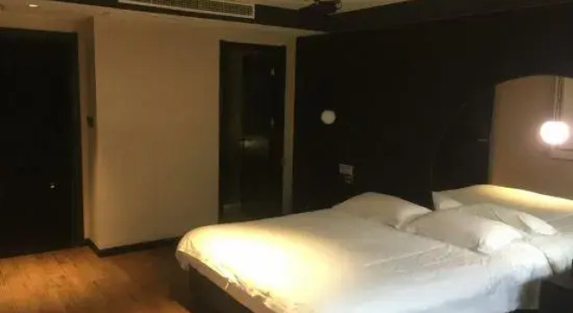J e-sports Hotel (Shanghai Songjiang University Town), Varaa Hotelli Songjiang Shanghai