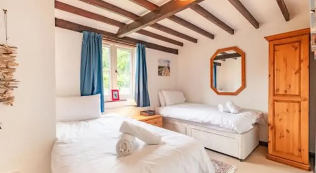 Апартаменты Host Stay Woodfalls Barn