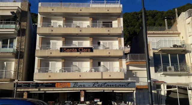 Hostal Santa Clara, Забронировать Отель Торроэлья-де-Монгри Baix Empordà