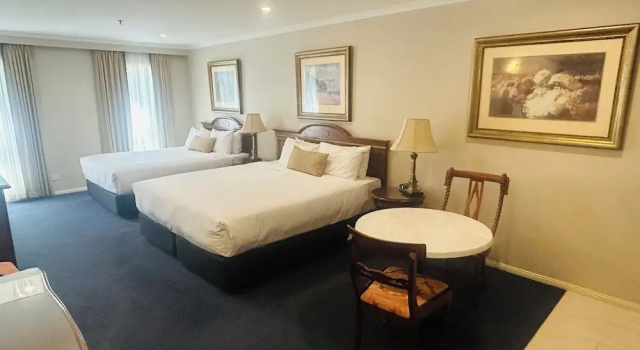 Двухместный номер Standard Canterbury International Hotel