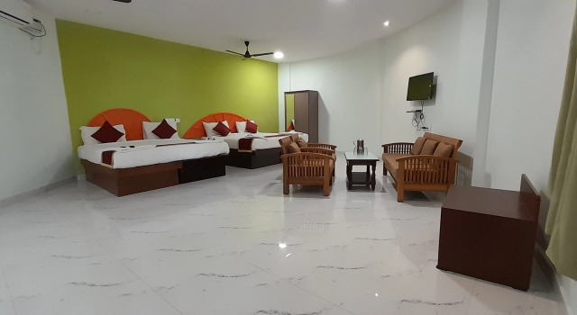 Hotel Rajeswari International, Забронировать Отель Отели штата Тамилнада с бассейном, Бассейн