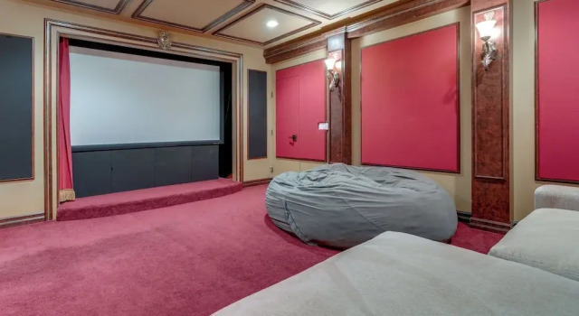 Коттедж Pool Table, Putting Green: Luxury Oasis in Mesa