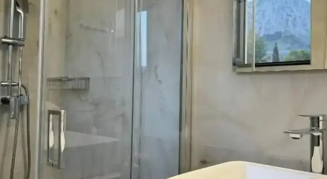 Четырёхместный номер Comfort с балконом Vasilios Marinos Rooms