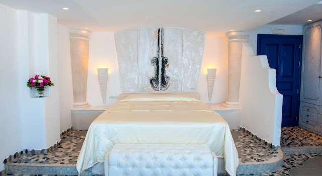 Astarte Suites