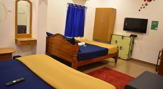 Студия Aishwaryam home stay