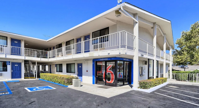 Super 8 by Wyndham Walnut Creek, Забронировать Мини-отель Уолнат-Крик Область залива Сан-Франциско
