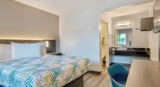 Люкс Motel 6-Marina, CA - Monterey