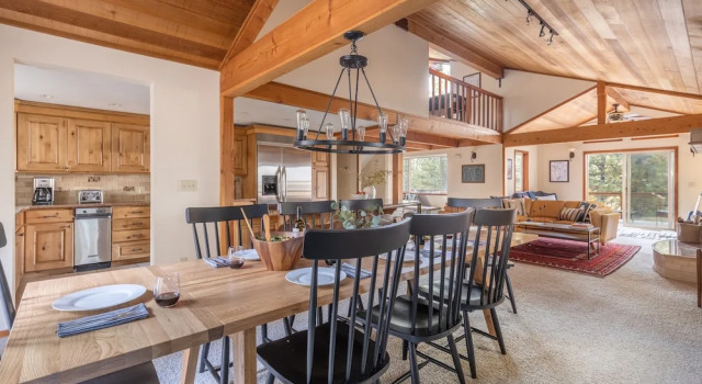 Коттедж Redwood by Avantstay Secluded Cabin w/ Views & Spa 5mins to Northstar!
