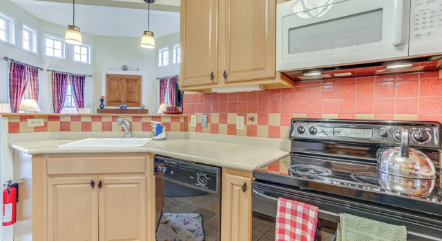 Апартаменты Spacious Condo w/ View < 1 Mi to Mtn Creek Resort!