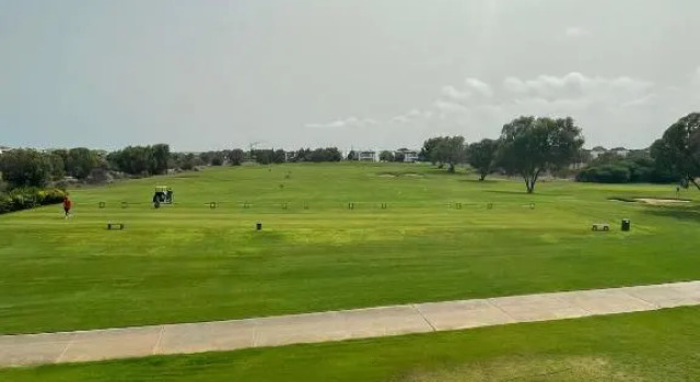 Aprt BahiaGolf Beach Bouznika, Résidence Front Mer, Rezervasyon Otel Doukkala-Abda otoparklı oteller, Otopark