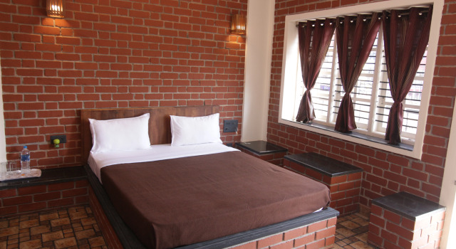 Red Bricks Inn, Забронировать Отель Отели Мадикери 3 звезды, 3*