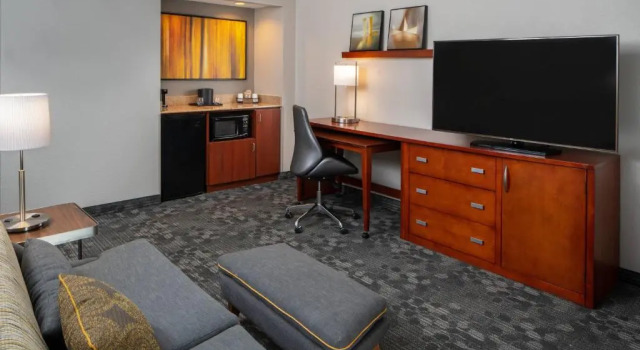 Люкс Courtyard by Marriott Nashville Airport