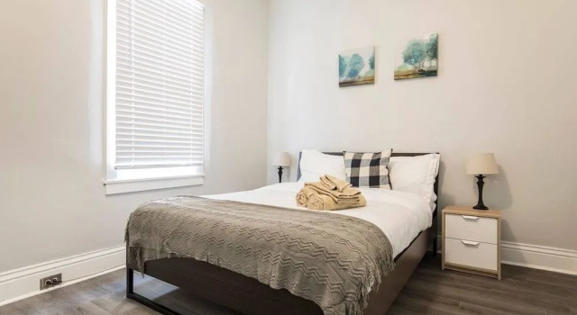 Louisville Dream House 4BR/2BA  by CozySuites, 预订 酒店 路易斯威尔 Louisville Metropolitan Area