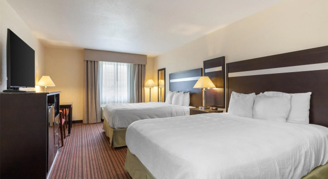 Четырёхместный номер Standard Best Western Parsons Inn